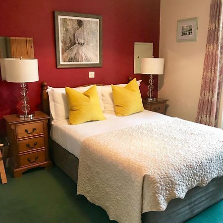 The Lantern Townhouse Bed & Breakfast Dingle Bagian luar foto